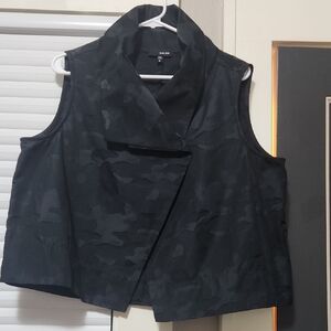 Black Camouflage Sleeveless Jacket